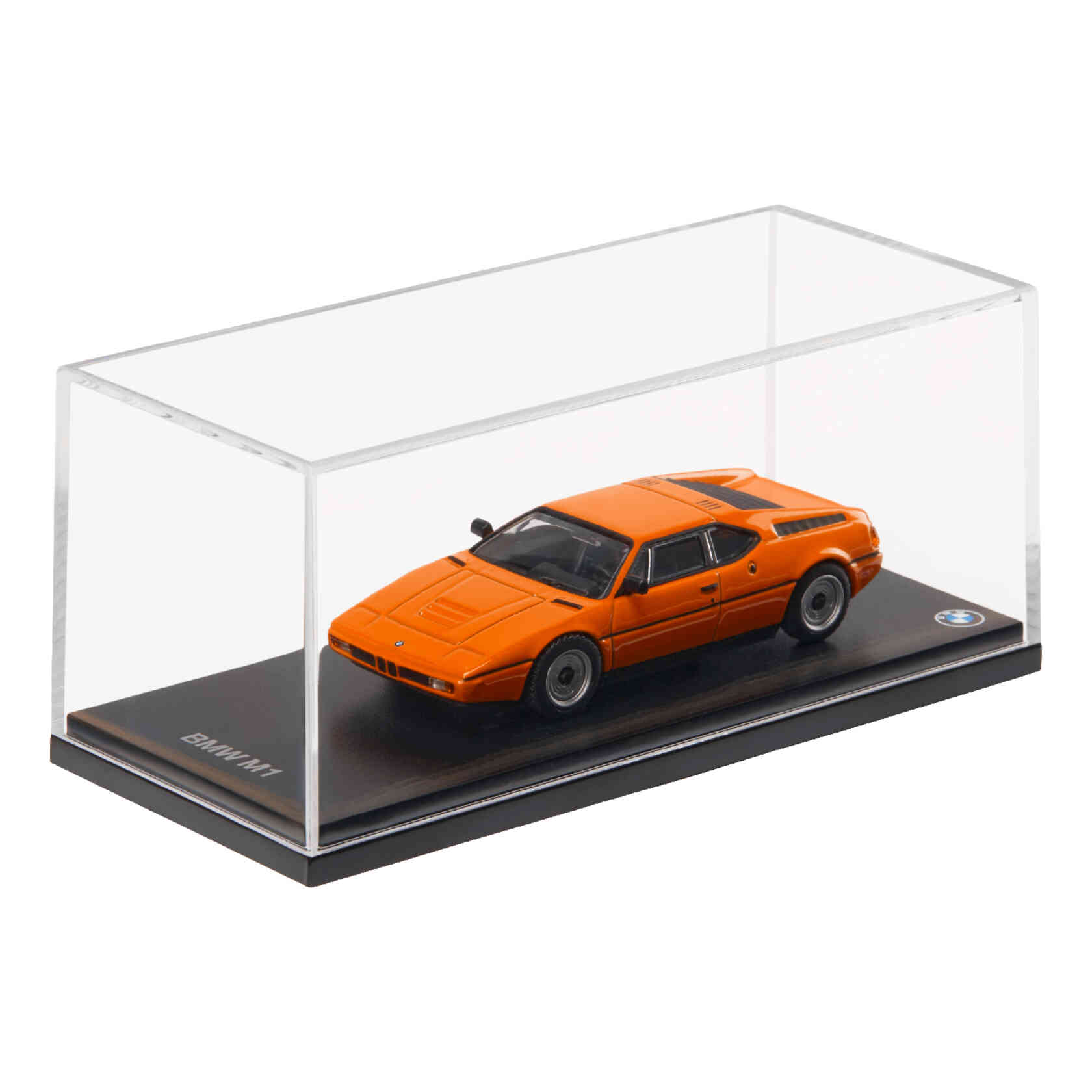 Модель BMW M1